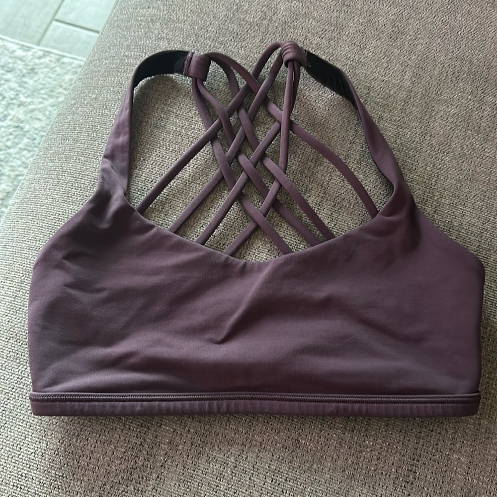 Lululemon free to be wild sports bra purple size 4